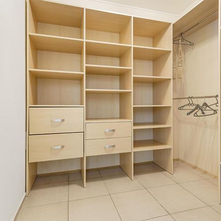 Deribasivska Cozy 4-Room Apartment 敖德萨 外观 照片