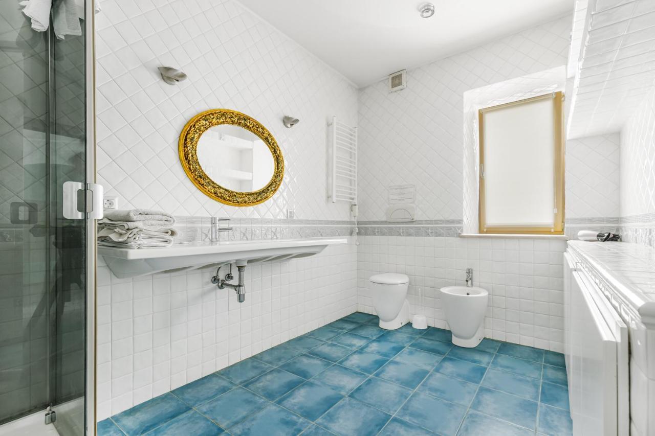 Deribasivska Cozy 4-Room Apartment 敖德萨 外观 照片