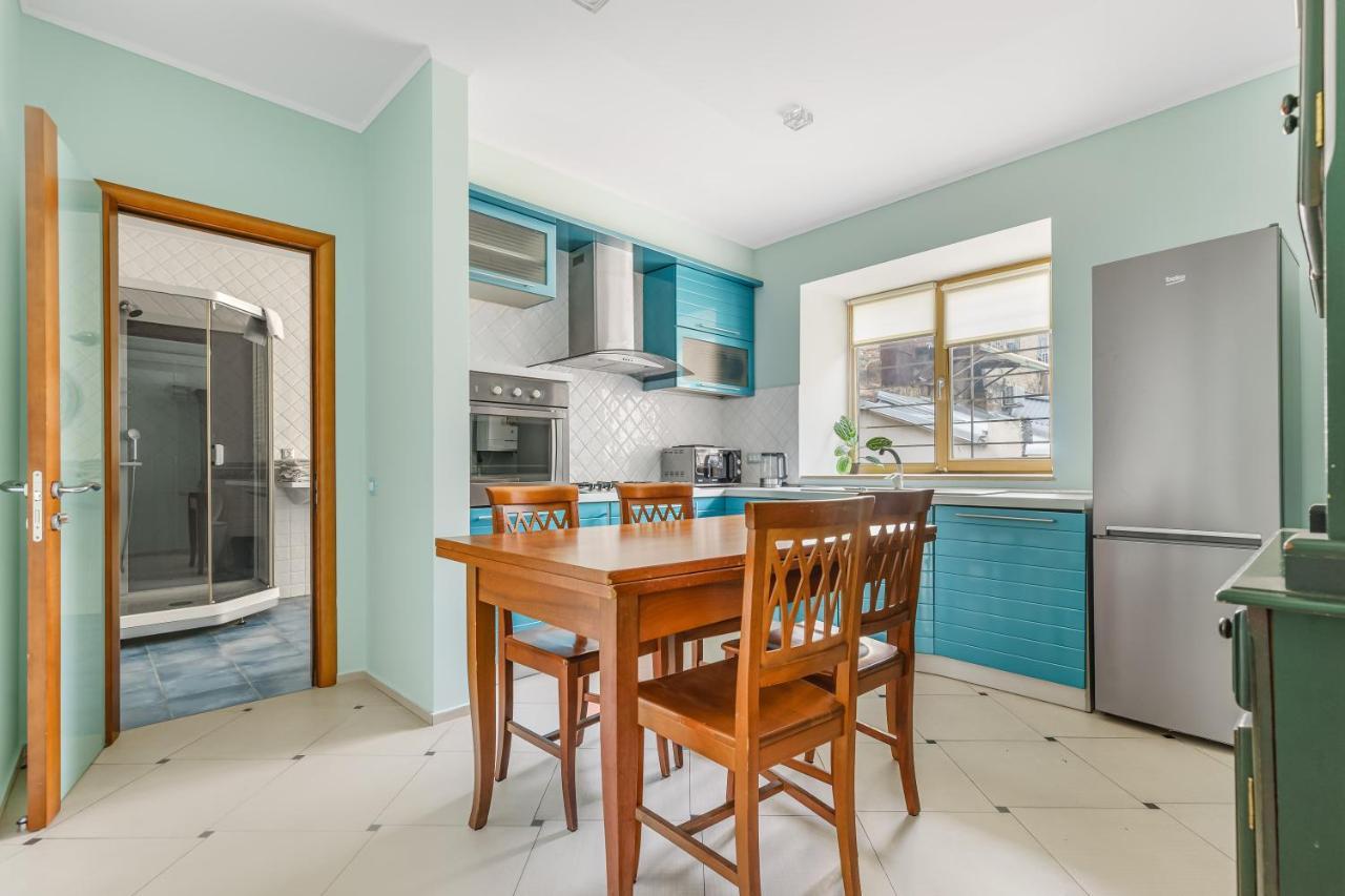 Deribasivska Cozy 4-Room Apartment 敖德萨 外观 照片