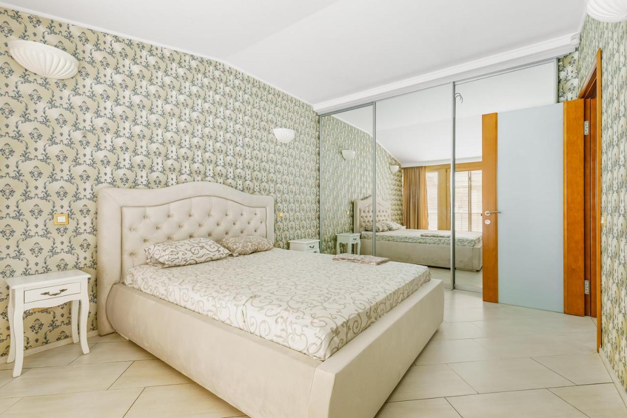 Deribasivska Cozy 4-Room Apartment 敖德萨 外观 照片