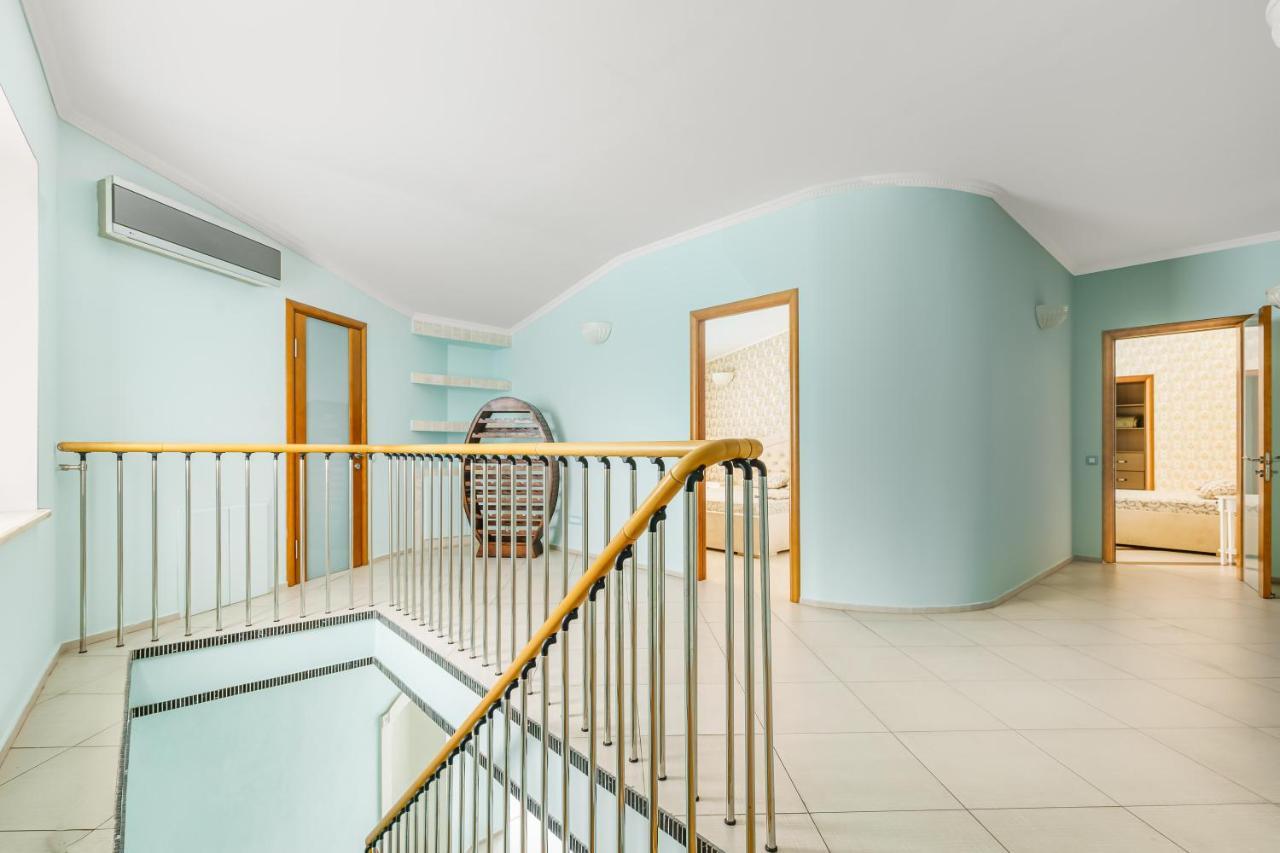 Deribasivska Cozy 4-Room Apartment 敖德萨 外观 照片